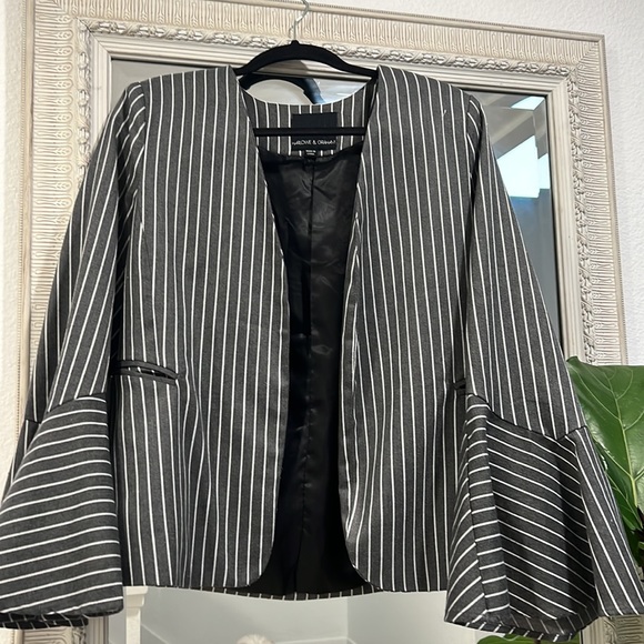 Harlowe & Graham Winged Blazer - Picture 1 of 8